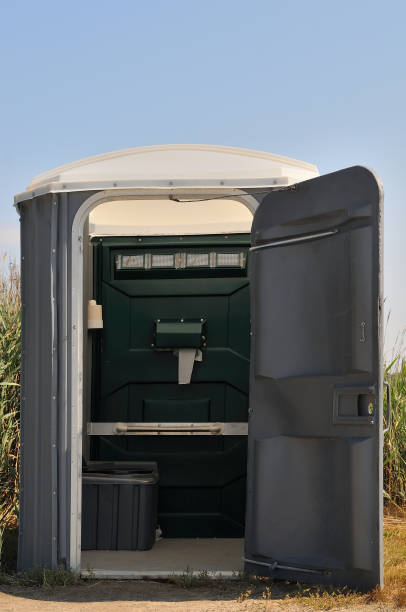 Best Portable toilet rental cost  in Lyons, KS